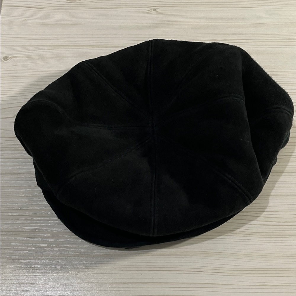 UGG Black Suede Bakers Boy Women's Hat (Shearling inside) - Picture 6 of 9